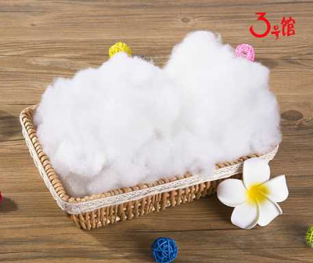 什么是cotton<a href=http://poborud.com/ target='_blank'>面料</a>？cotton面料有什么特點(diǎn)？